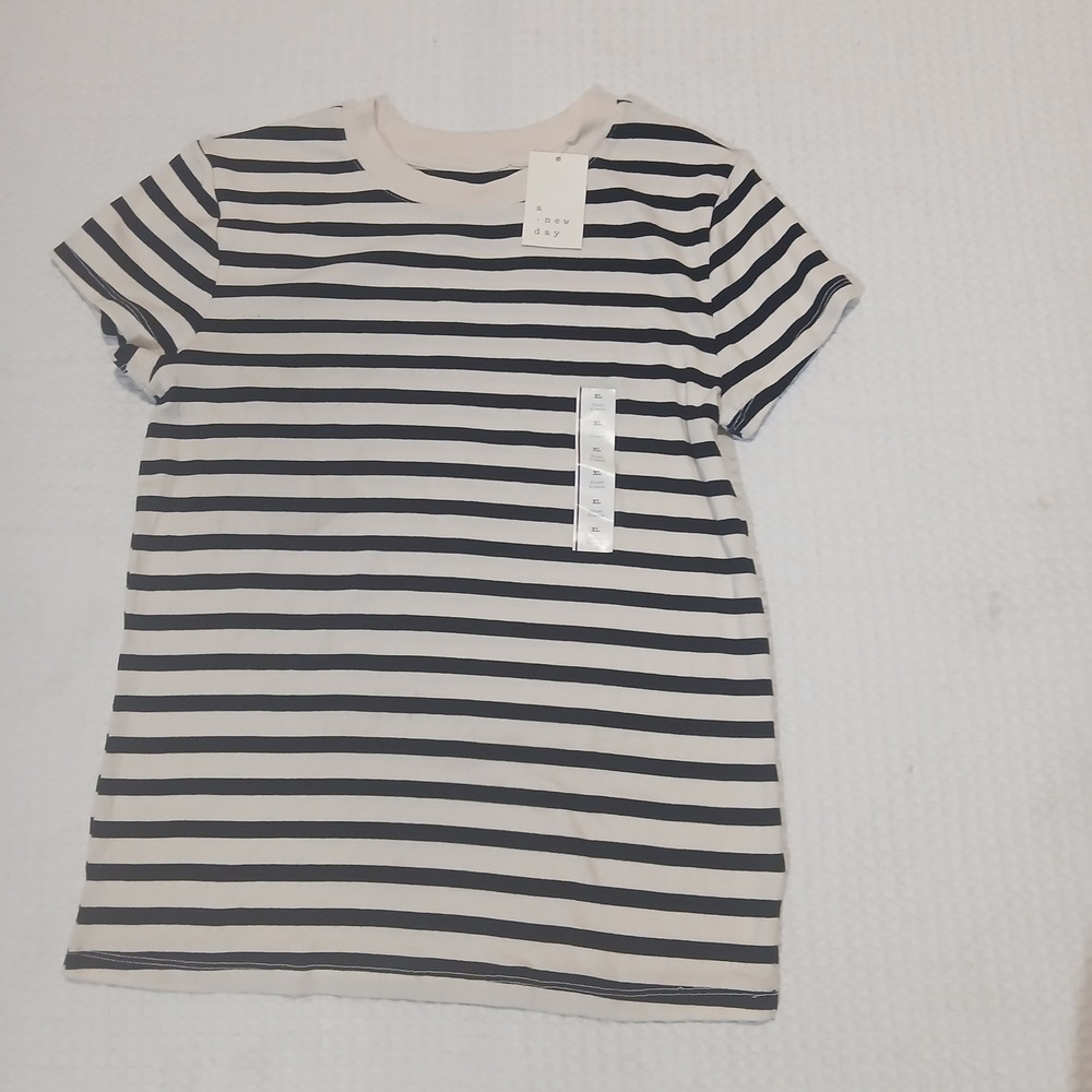 A New Day Womens XL Striped Short Sleeve Ribbed Crewneck T-Shirt Navy Cream